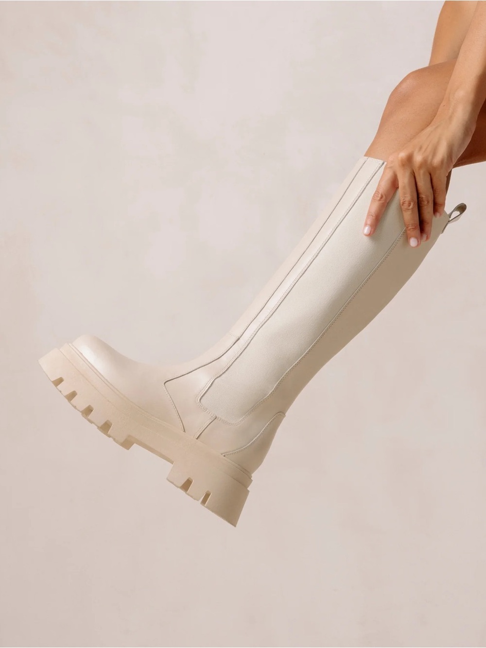 ALOHAS Go Getter Boots in Cream 41